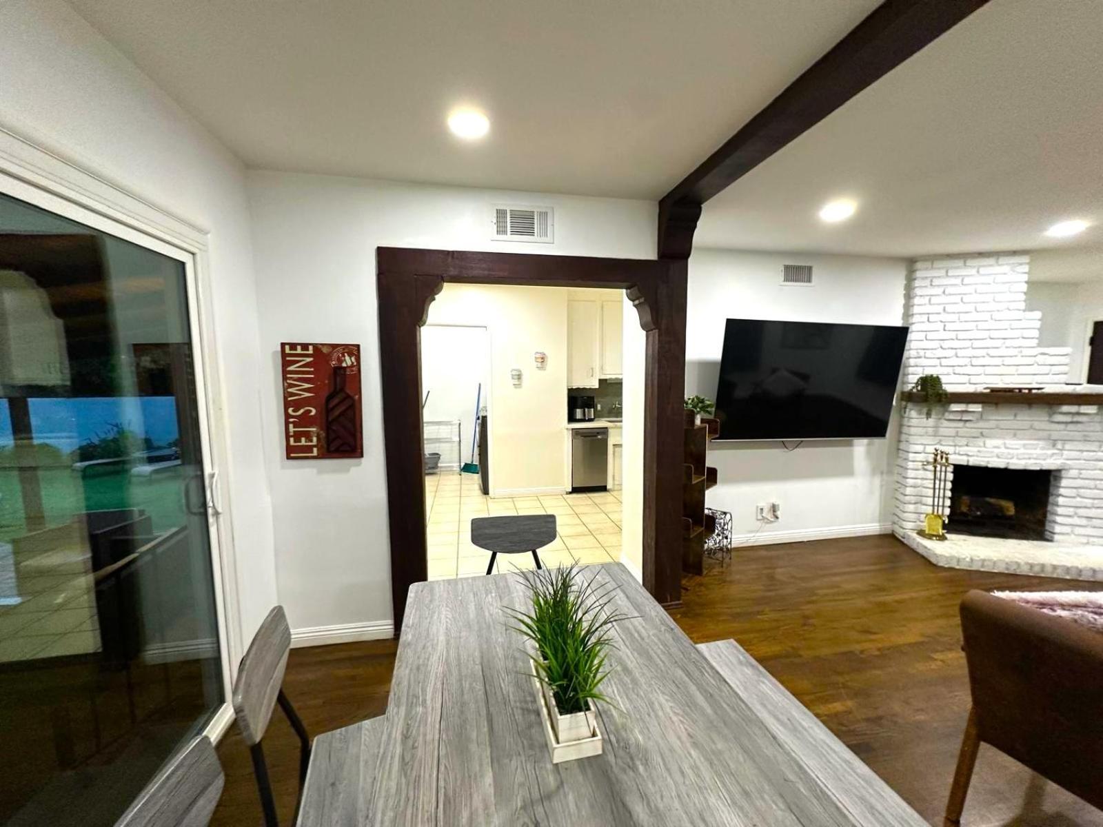 Cozy 3br With Pool, Yard, Garage, And 80 Inch Tv! * Los Angeles