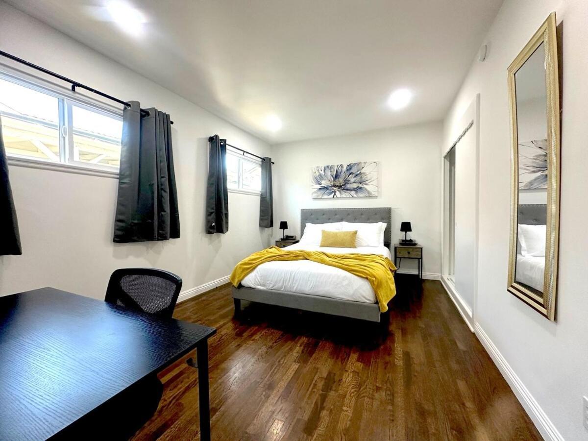 Cozy 3br With Pool, Yard, Garage, And 80 Inch Tv! Hébergement de vacances *