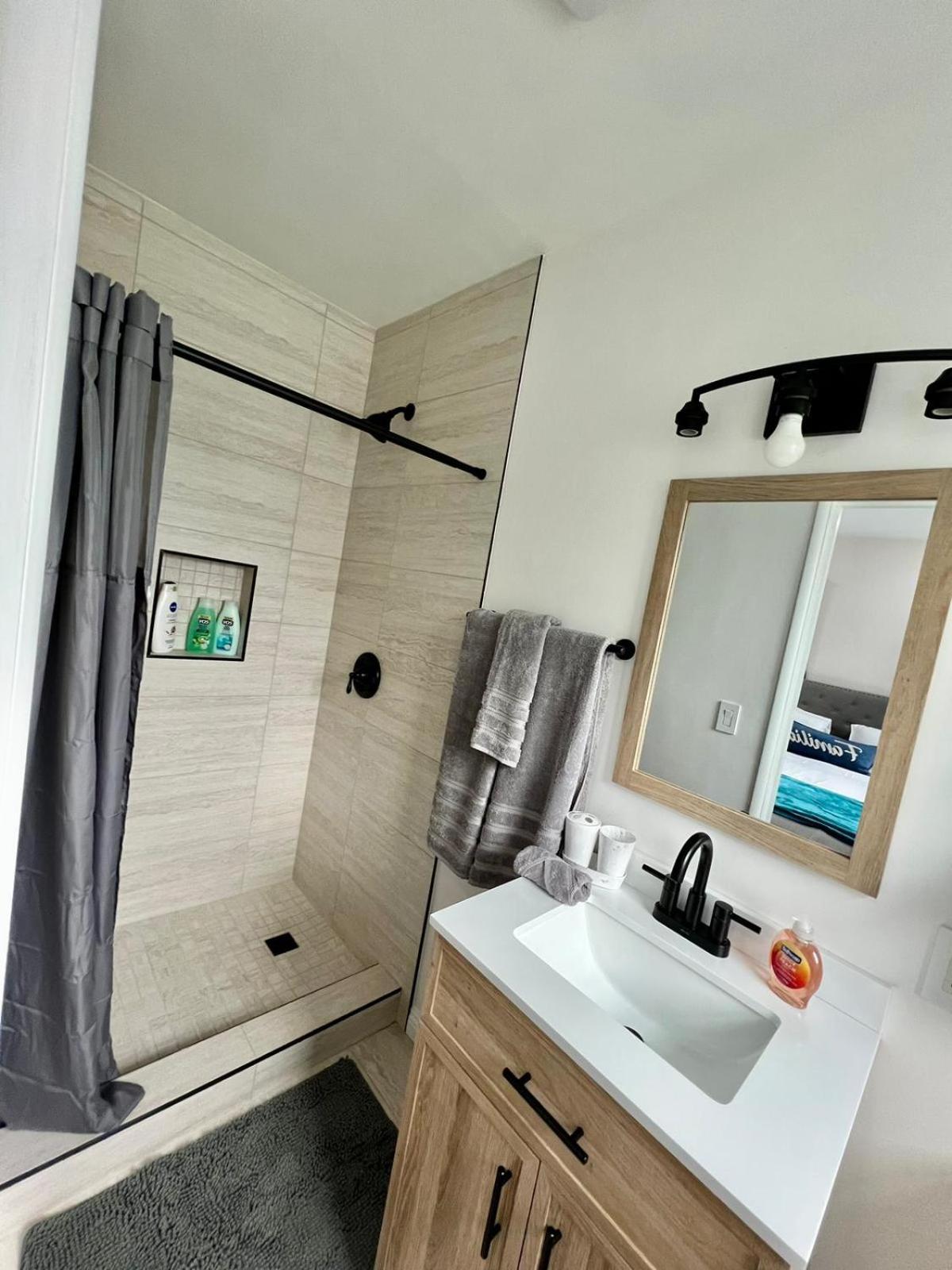 Hébergement de vacances Cozy 3br With Pool, Yard, Garage, And 80 Inch Tv! Los Angeles